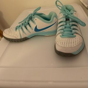 Nike Women’s Tennis sneakers